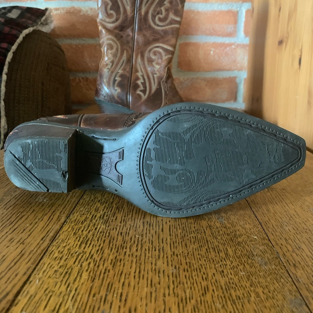 Ariat women’s boots - Picture 2 of 2